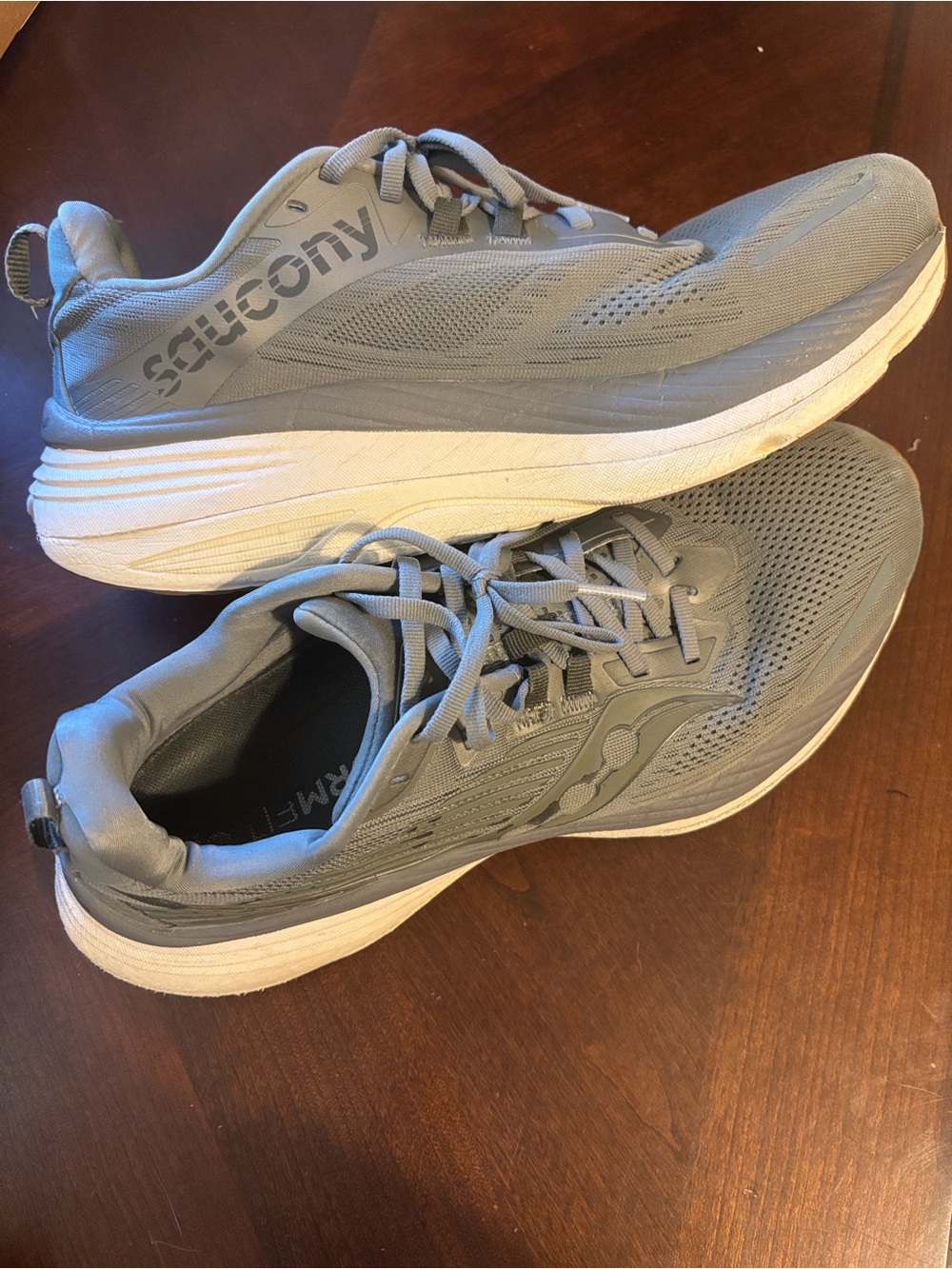 Saucony Men's Hurricane 24 Running Sneakers